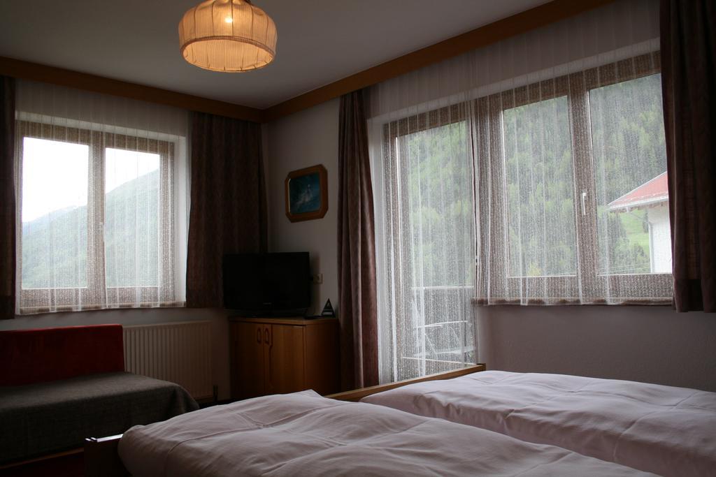 Haus Oberland Bed & Breakfast St. Anton am Arlberg Exterior foto