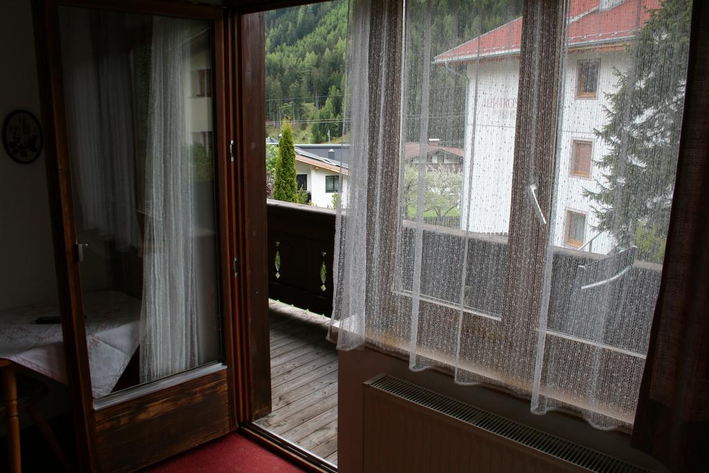 Haus Oberland Bed & Breakfast St. Anton am Arlberg Exterior foto